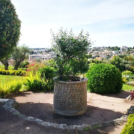 Apartamento Cosy Studio,piscine,parc Fleuri,residence Standing,parking Antibes